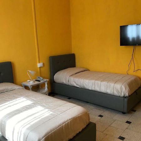 Albergo Antica Lanterna Кастельнуово-ди-Гарфаньяна Экстерьер фото