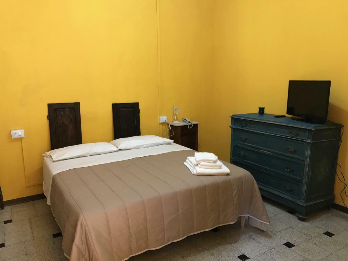 Albergo Antica Lanterna Кастельнуово-ди-Гарфаньяна Экстерьер фото