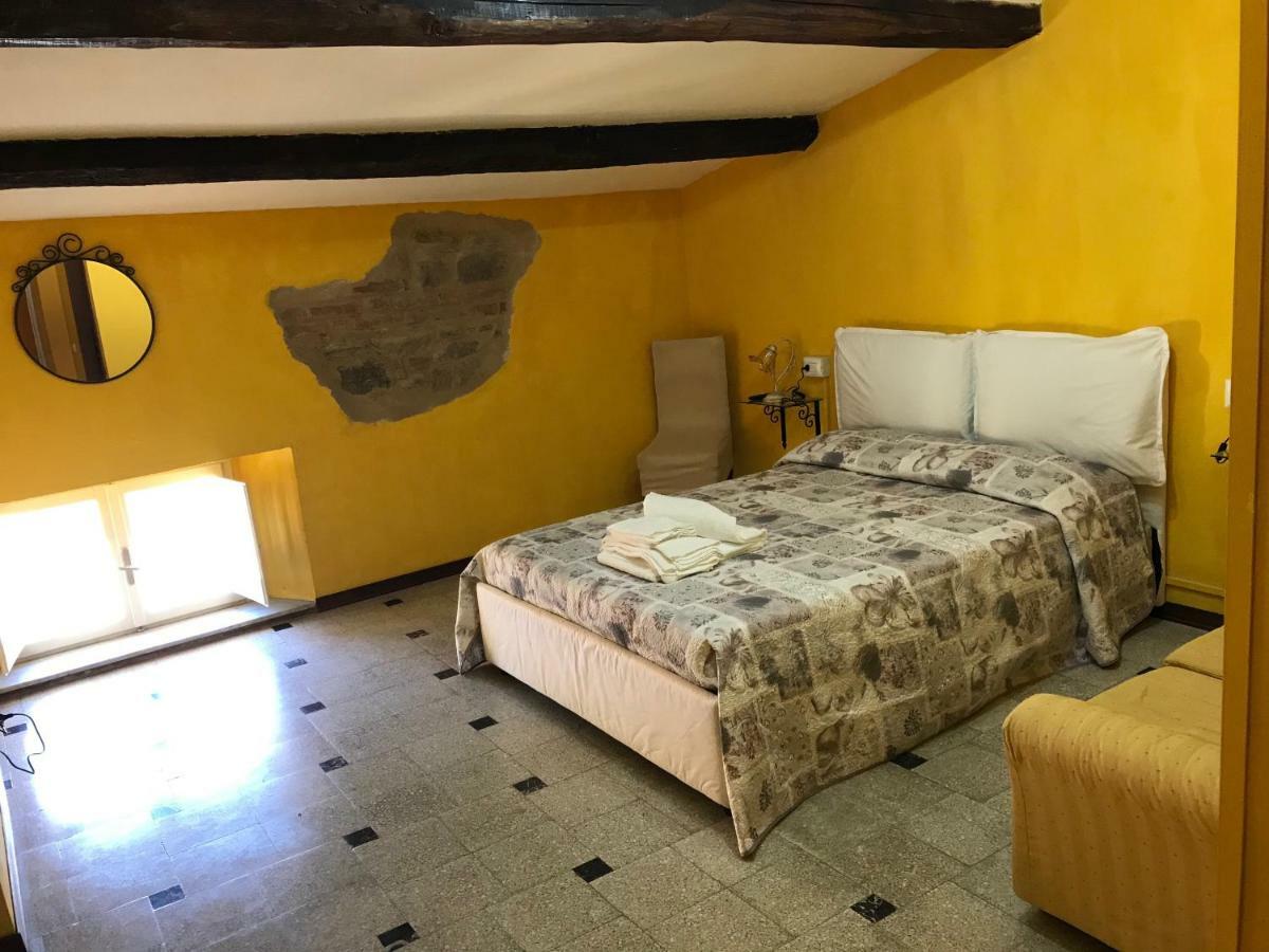 Albergo Antica Lanterna Кастельнуово-ди-Гарфаньяна Экстерьер фото